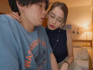 Với vẻ ngoài dễ thương, em điều dưỡng gạ xoạc tất cả bệnh nhân nam và bác sĩ ở bệnh viện